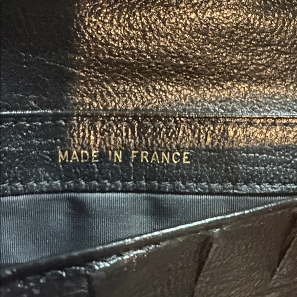 CHANEL Vintage Caviar Bi-fold Wallet in Black - Picture 10 of 14